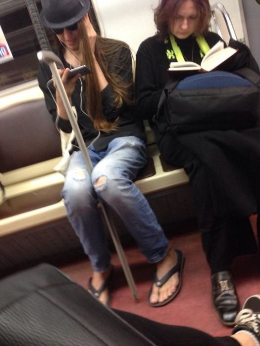 Fashion Gets Really Weird On The Russian Metro (29 pics)