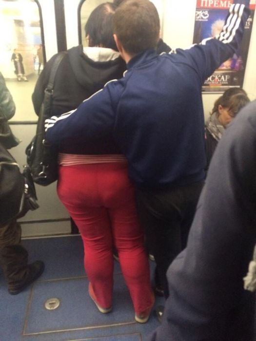 Fashion Gets Really Weird On The Russian Metro (29 pics)