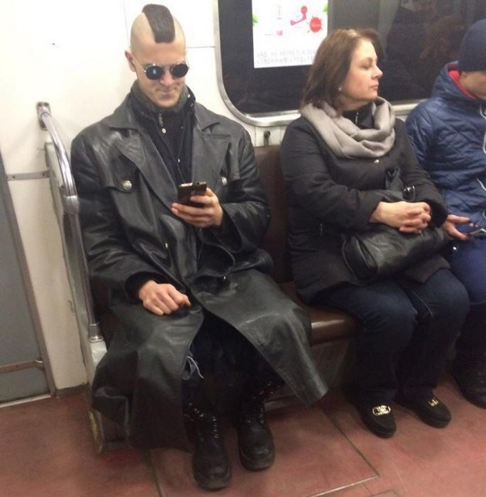 Fashion Gets Really Weird On The Russian Metro (29 pics)