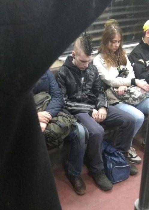 Fashion Gets Really Weird On The Russian Metro (29 pics)