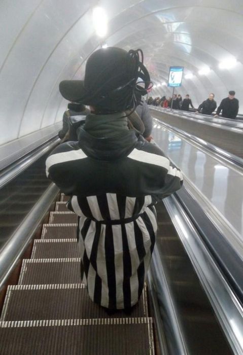 Fashion Gets Really Weird On The Russian Metro (29 pics)