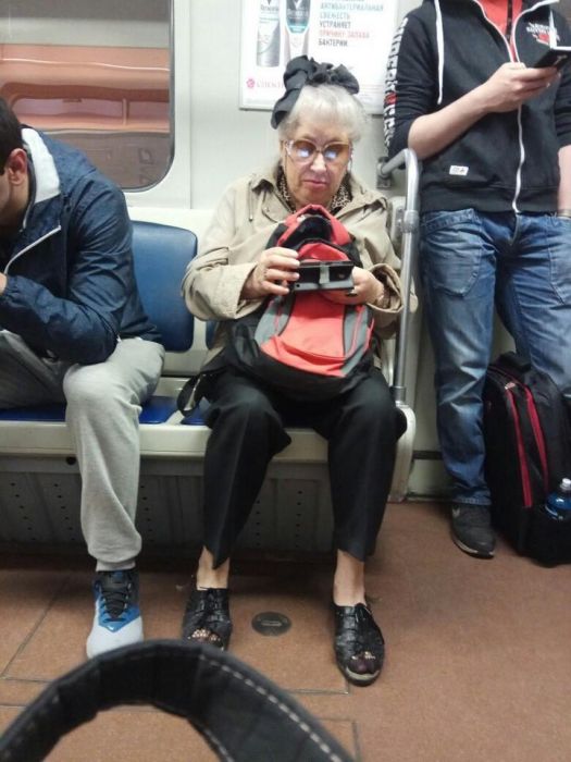 Fashion Gets Really Weird On The Russian Metro (29 pics)