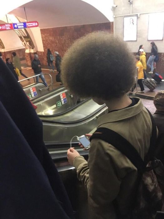 Fashion Gets Really Weird On The Russian Metro (29 pics)