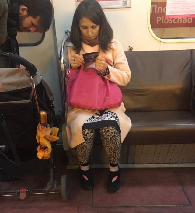 Fashion Gets Really Weird On The Russian Metro (29 pics)