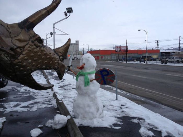 Statues Are Always Willing To Be Part Of A Photoshoot (61 pics)