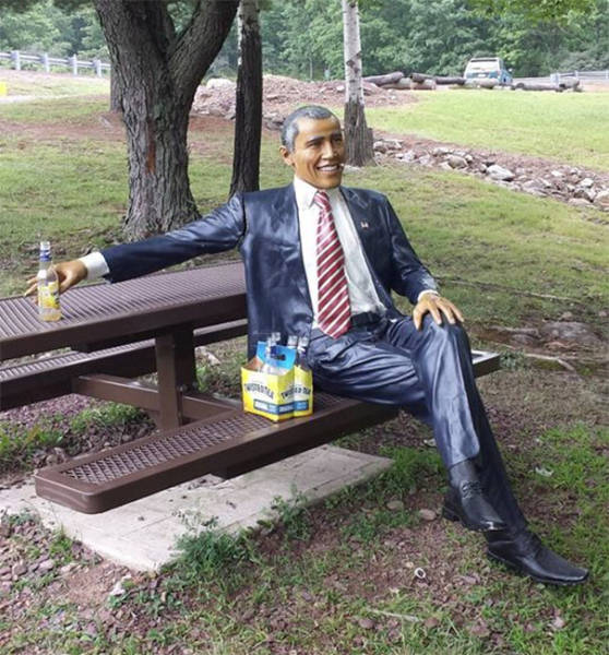 Statues Are Always Willing To Be Part Of A Photoshoot (61 pics)