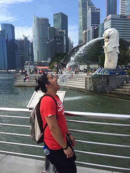 Statues Are Always Willing To Be Part Of A Photoshoot (61 pics)
