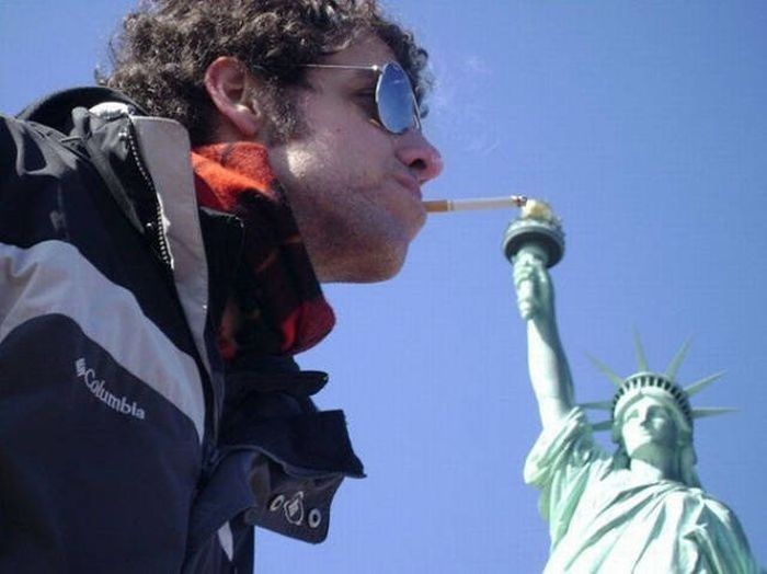 Statues Are Always Willing To Be Part Of A Photoshoot (61 pics)