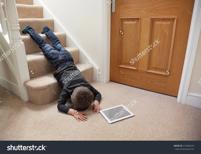 Awkward Stock Photos That Don't Hide The Pain (16 pics)