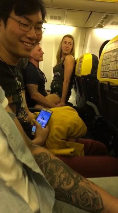 Airplane Passenger Gets Busted Cheating On His Pregnant Fiancee (5 pics)