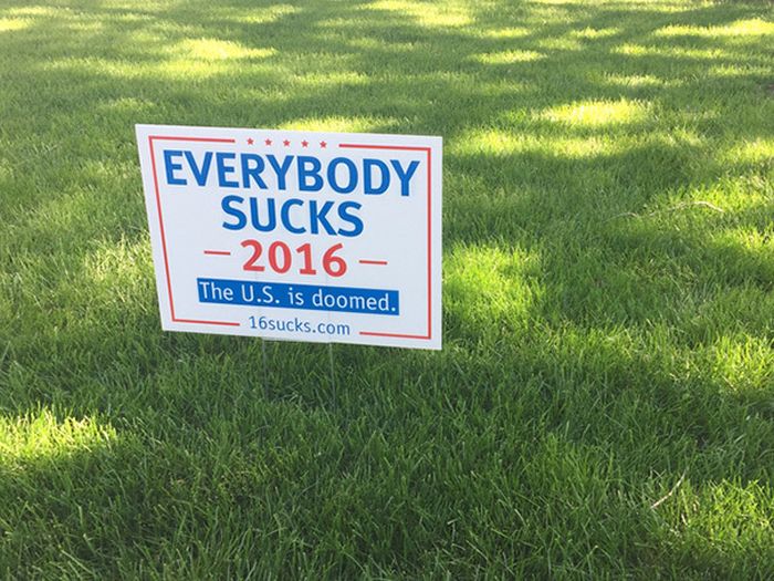 The Most Hilarious Yard Signs That Have Ever Been Created (25 pics)