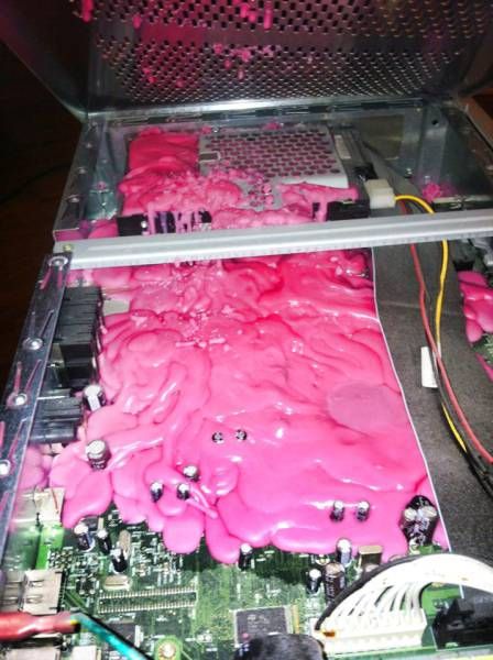 These People Should Never Touch Anything Technology-Related Again (25 pics)