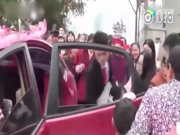 Groom Drags Bride Out Of Car In Row Over Money In China