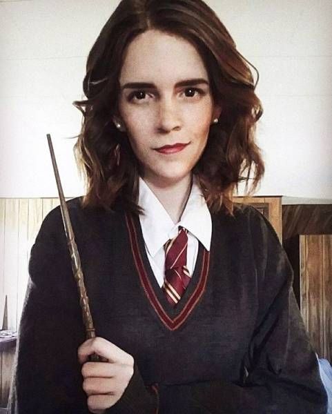 Emma Watson's Doppelganger Is Almost Spooky (12 pics)
