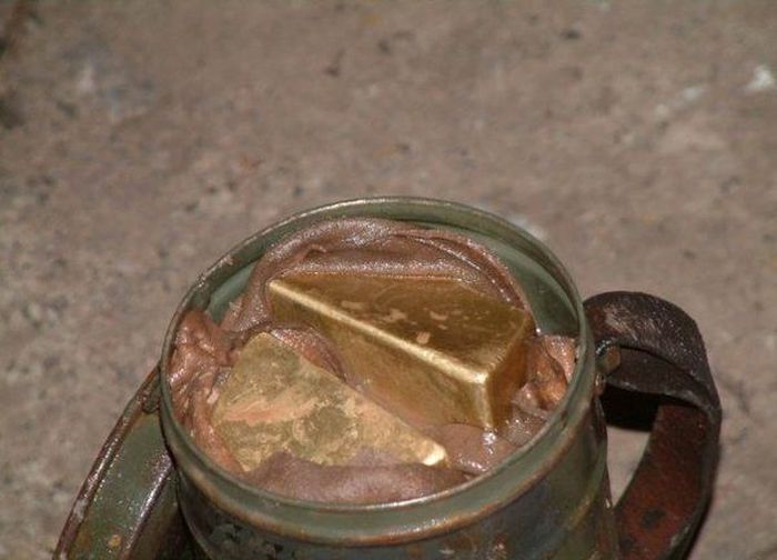 Hidden Gold Bars From World War II Discovered (2 pics)