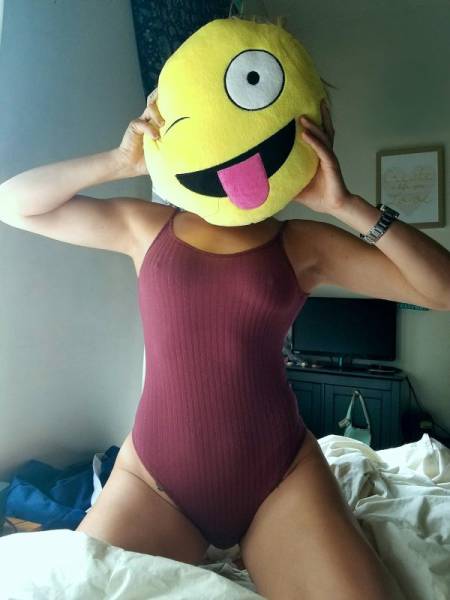Goofy Girls Are A Special Kind Of Sexy (65 pics)