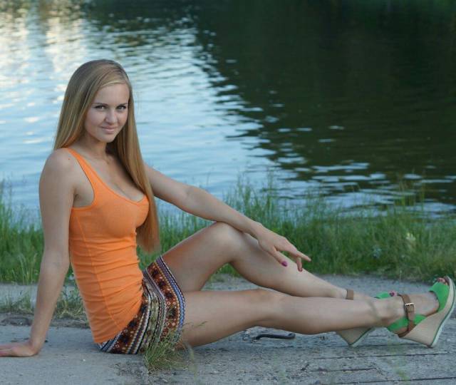 Ladies With Long Sexy Legs Are The Best (39 pics)