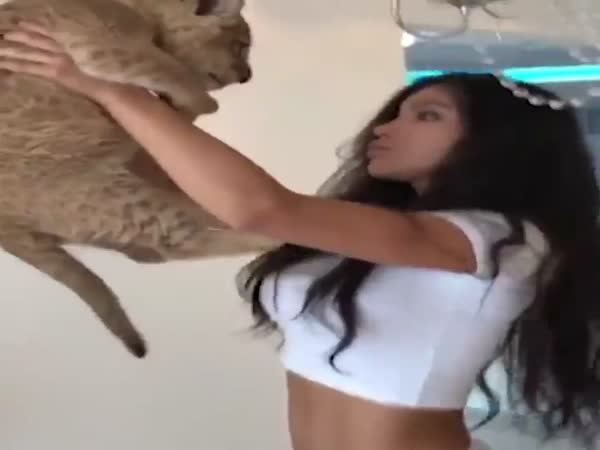 Girl Tries To Play Lion King And Gets A Surprise