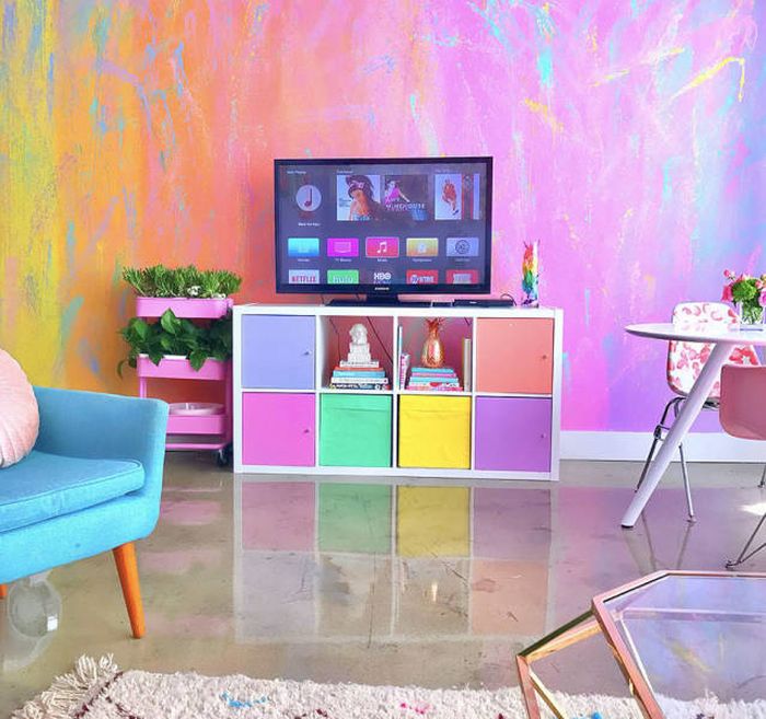 What It’s Like To Live Inside Of A Rainbow (21 pics)