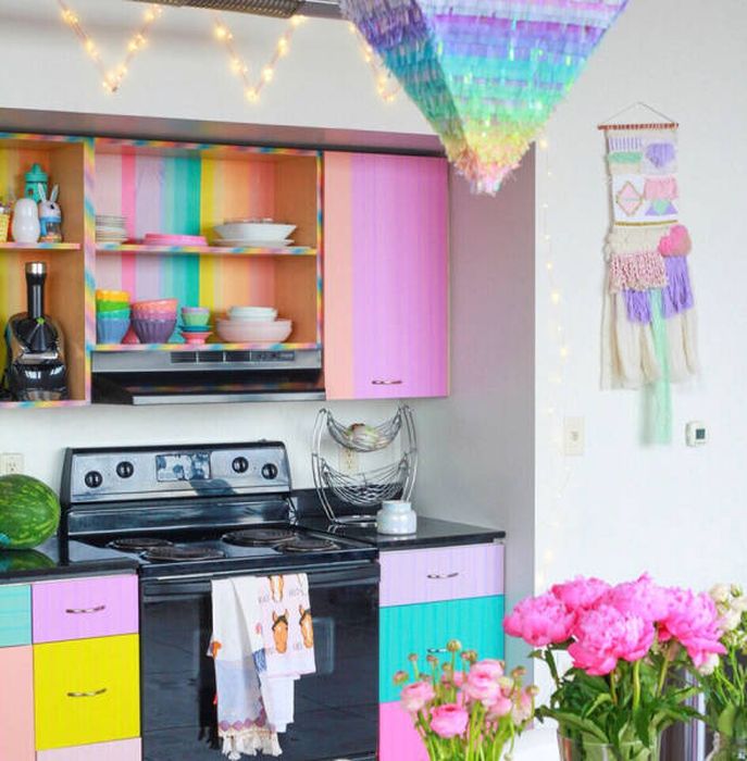 What It’s Like To Live Inside Of A Rainbow (21 pics)