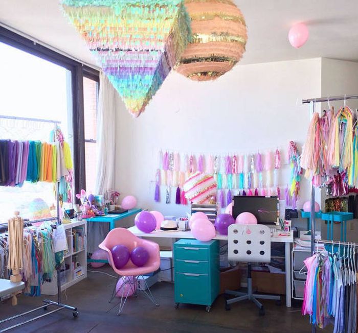 What It’s Like To Live Inside Of A Rainbow (21 pics)