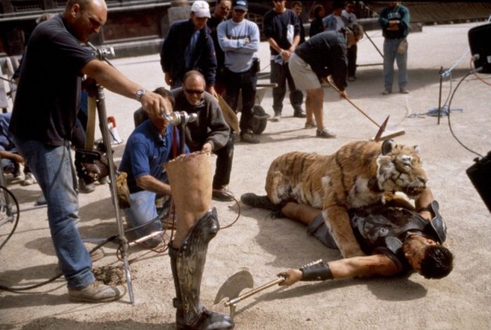 Captivating Behind The Scenes Photos From Famous Movie Sets (15 pics) Captivating Behind The Scenes Photos From Famous Movie Sets (15 pics)