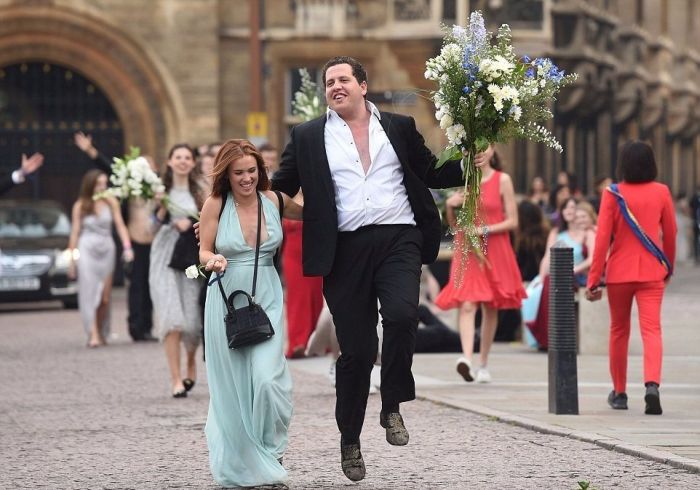 Cambridge University Really Knows How To Party (22 pics)