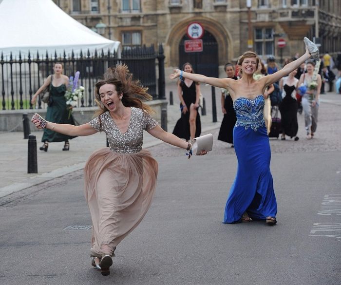 Cambridge University Really Knows How To Party (22 pics)