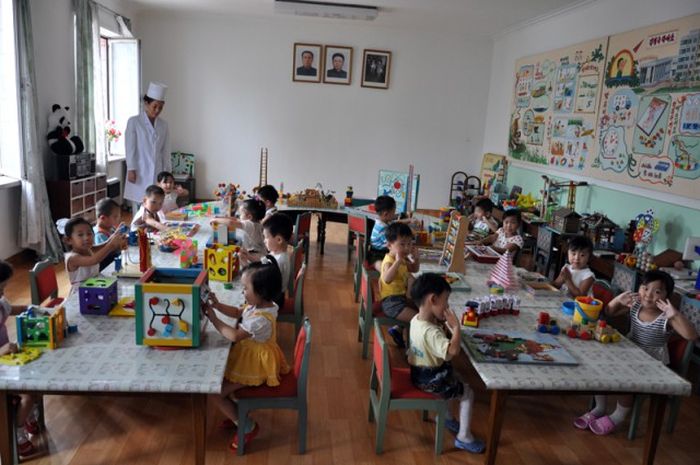 Pictures That Give A Glimpse Of Daily Life In North Korea (59 pics)