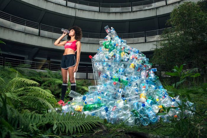 Photos That Show 4 Years Of Not Throwing Away Your Trash (8 pics)