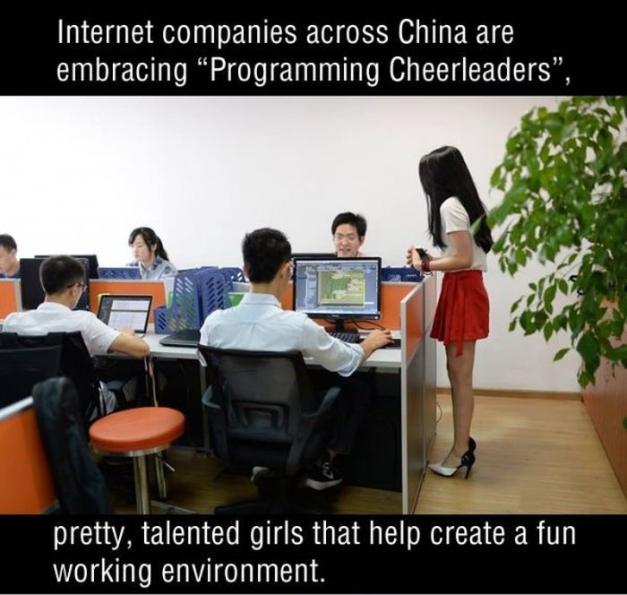 Chinese Companies Are Hiring Sexy Programming Cheerleaders (5 pics)