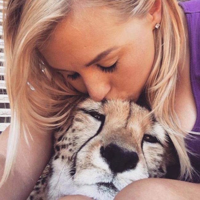 Woman Saves Cheetah Kitten From Trophy Hunters (8 pics)