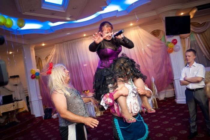 Russian Weddings Are Funny (21 pics)