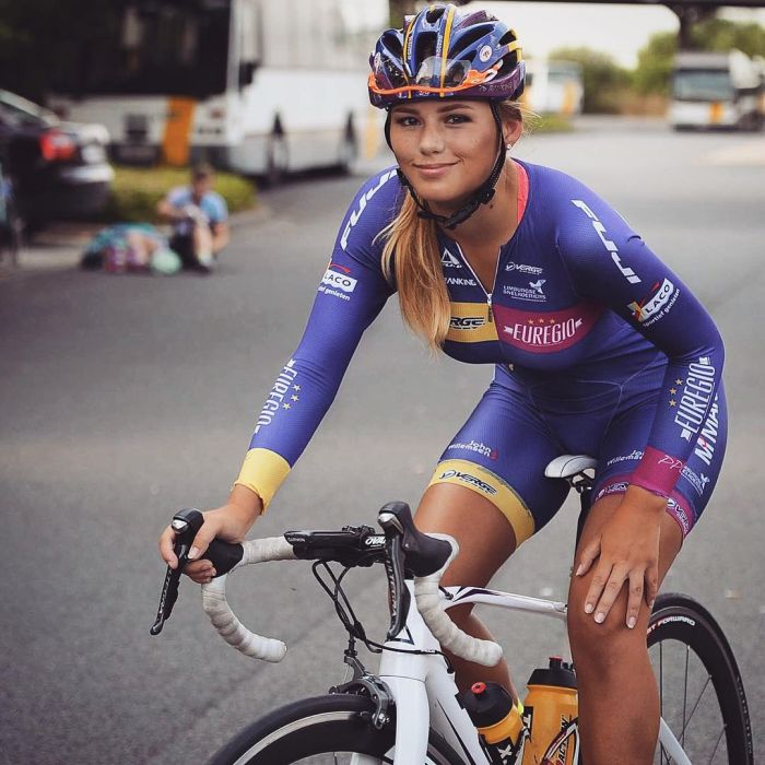This Dutch Cyclist Will Steal Your Heart (12 pics)