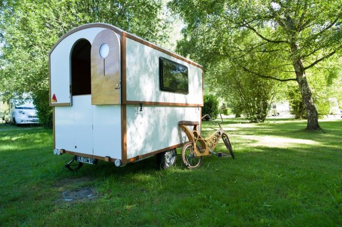 This Mini House On Wheels Is Awesome (11 pics)