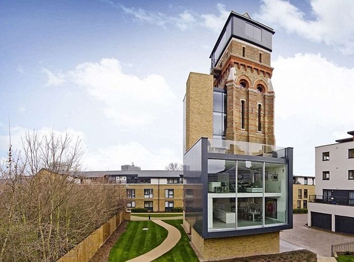 Old London Water Tower Gets Transformed Into A Modern Home (11 pics)