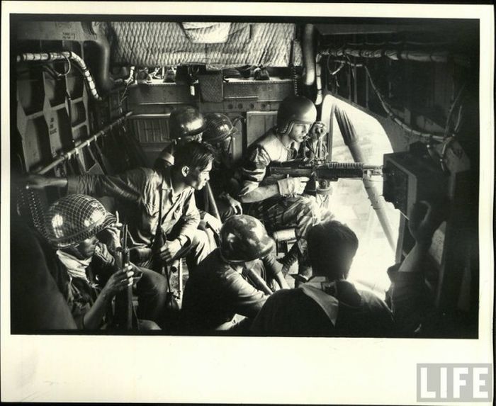 A Day In The Life Of A Soldier During War Time (15 pics)