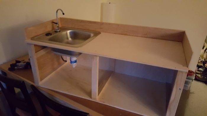 Guy Builds Camp Kitchen For His Girlfriend (19 pics)