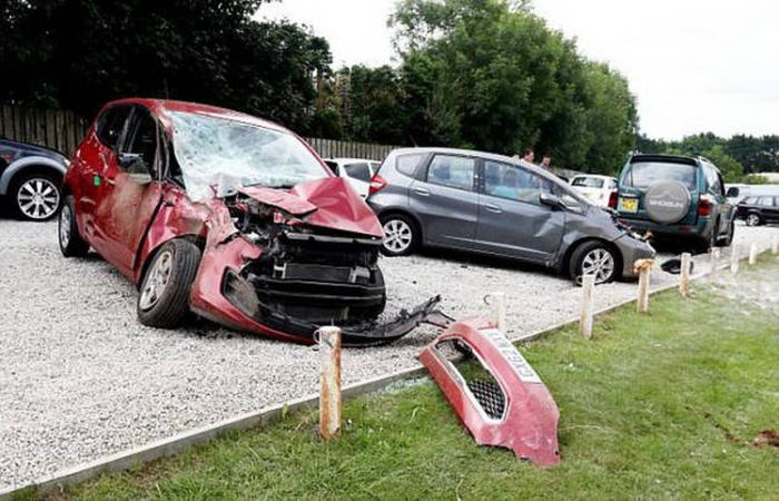 The Most Expensive Car Accident Of This Man’s Entire Life (11 pics)