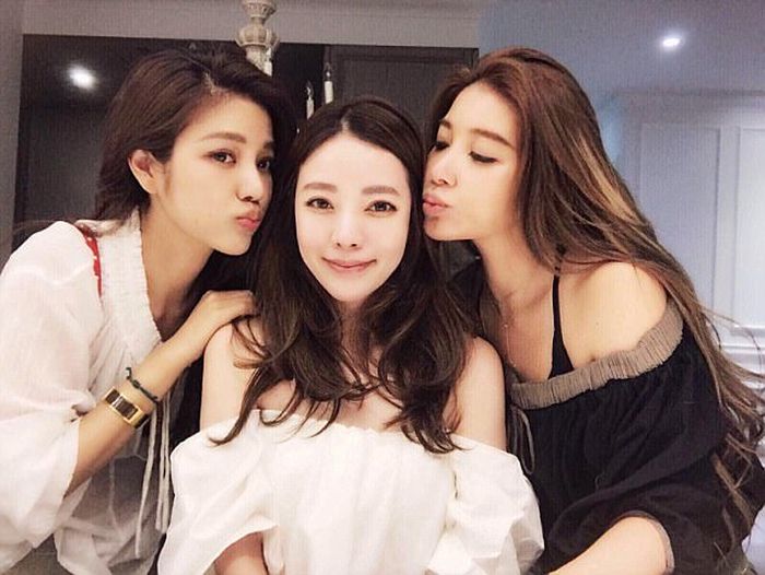 This Might Be The Most Youthful Family Ever (11 pics)