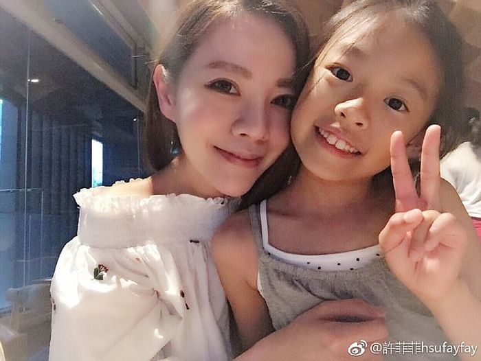 This Might Be The Most Youthful Family Ever (11 pics)