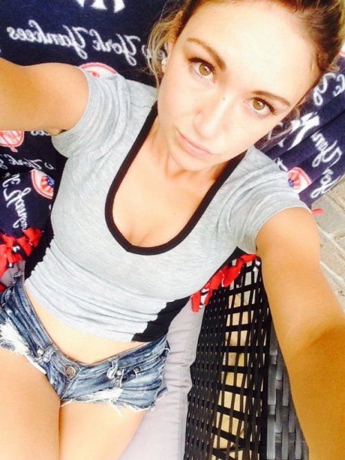 Girls In Shorts Are The Best Thing About Summer (30 pics)