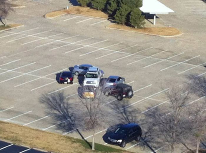 Why It's A Bad Idea To Park In Wrong Places (34 pics)