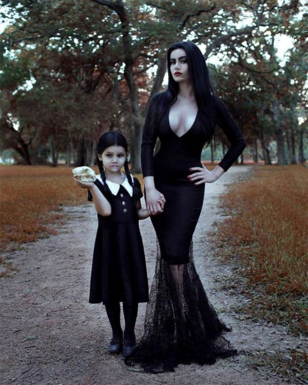 This Addams Family Cosplay Is Legit (5 pics)
