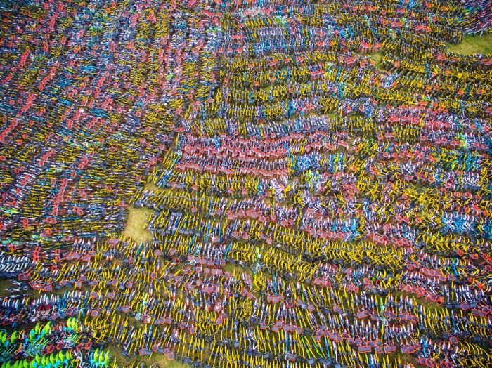 Stunning Photos Of A Bicycle Graveyard In China (2 pics)