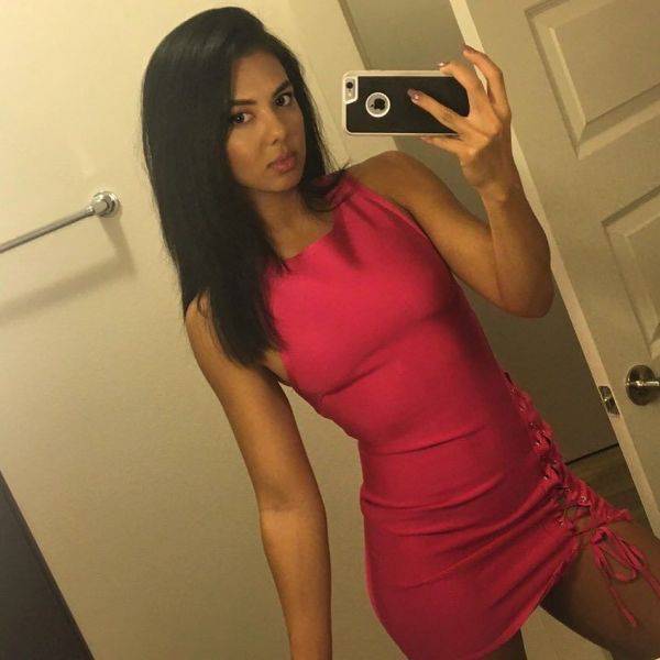 Tight Dresses Give The Best Hugs (44 pics)