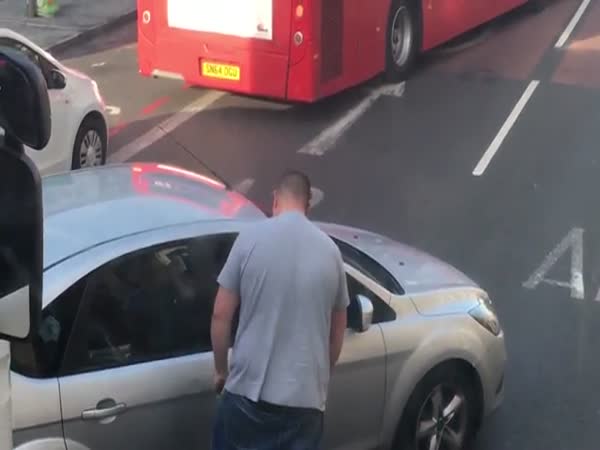 London Fight Sees Drivers Attack Each Other With Belts