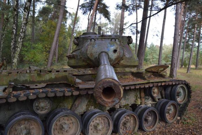 The Earth Is Claiming These Abandoned Tanks In Germany (9 pics)