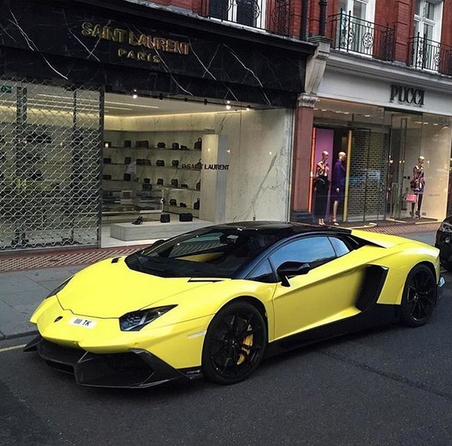 Rich Kids Of London Really Know How To Party (20 pics)