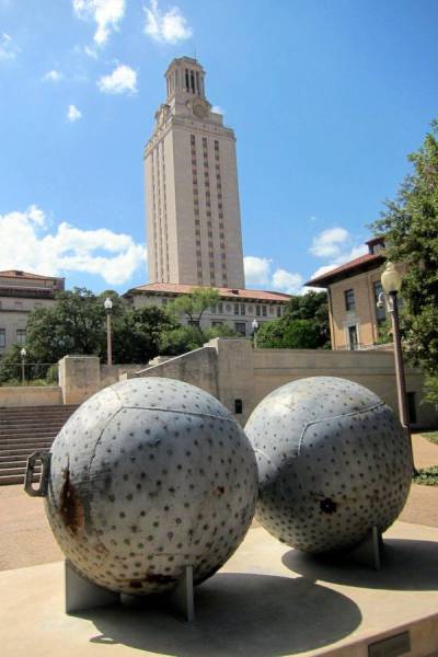 Texas Knows That Size Truly Does Matter (35 pics)